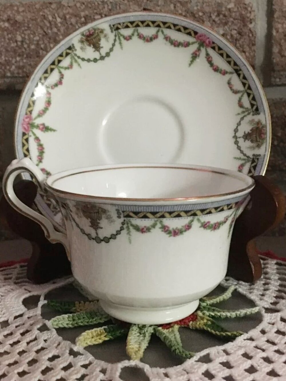 Cauldon England Bone China Floral Garland Teacup & Saucer Gold Trim